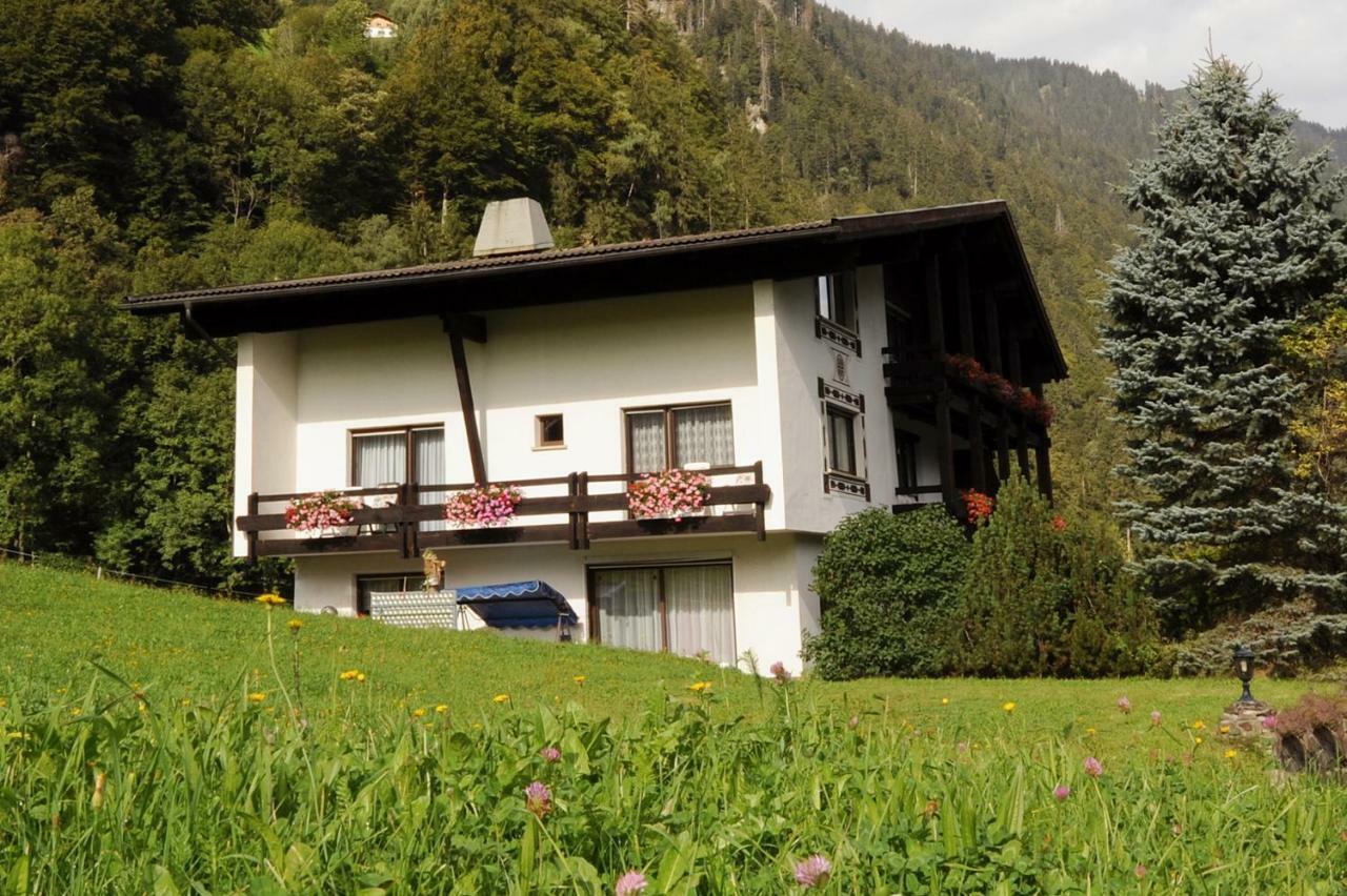 Haus Karin Bed & Breakfast Sankt Gallenkirch Eksteriør bilde