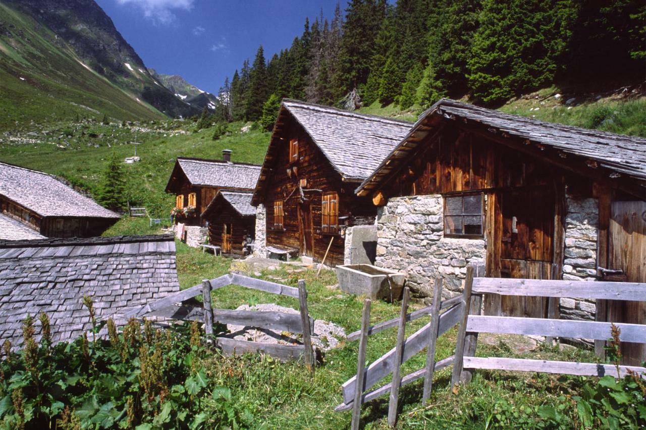 Haus Karin Bed & Breakfast Sankt Gallenkirch Eksteriør bilde